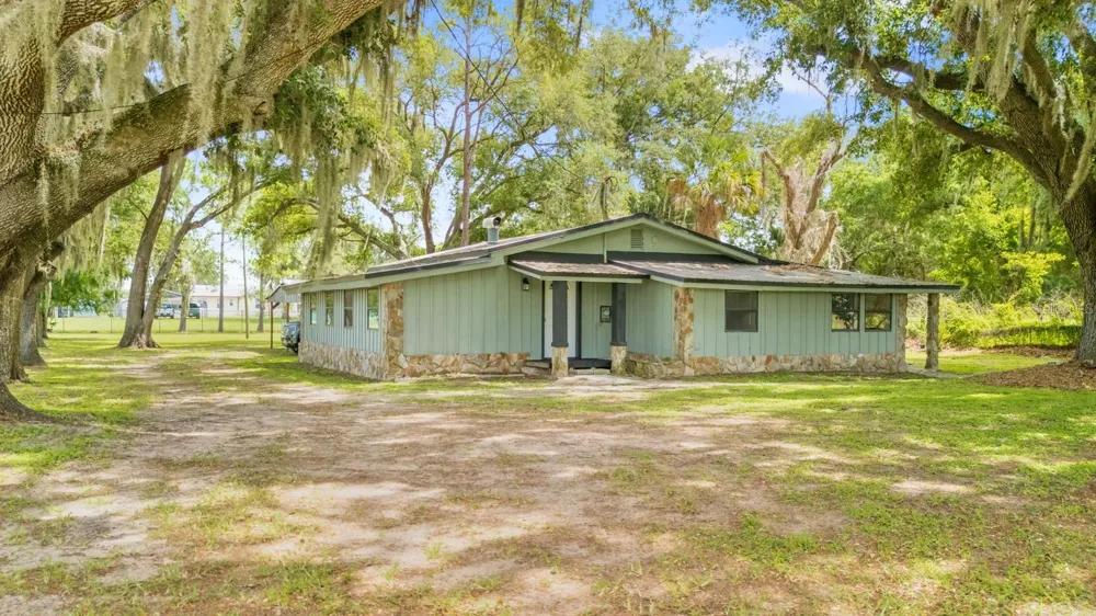 12616 THONOTOSASSA ROAD Thonotosassa, FL 33592