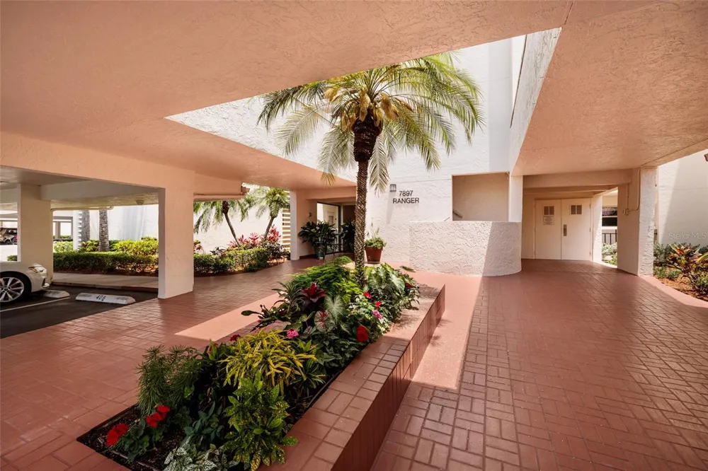 7897 SAILBOAT KEY BOULEVARD #107 South Pasadena, FL 33707
