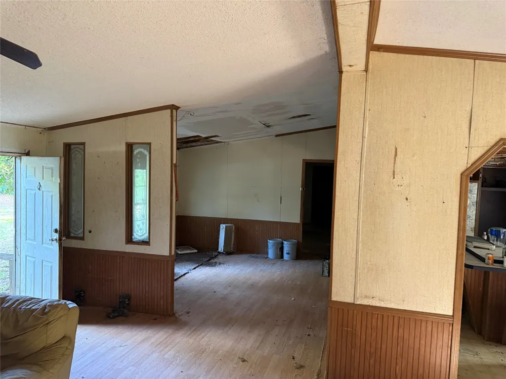 376 River Road Angleton, TX 77515