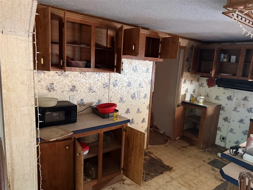 376 River Road Angleton, TX 77515