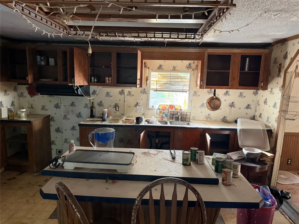 376 River Road Angleton, TX 77515