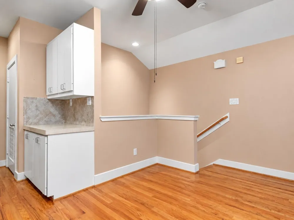 5941 South Loop E #504 Houston, TX 77033