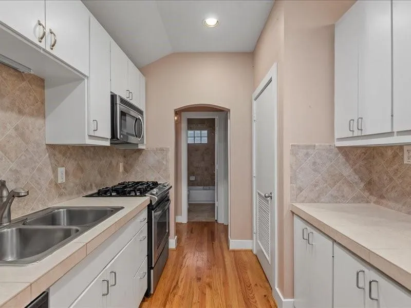 5941 South Loop E #504 Houston, TX 77033