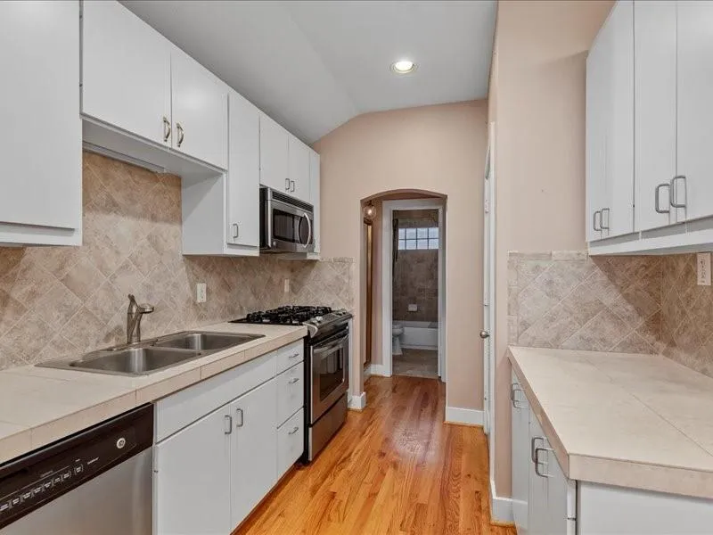 5941 South Loop E #504 Houston, TX 77033