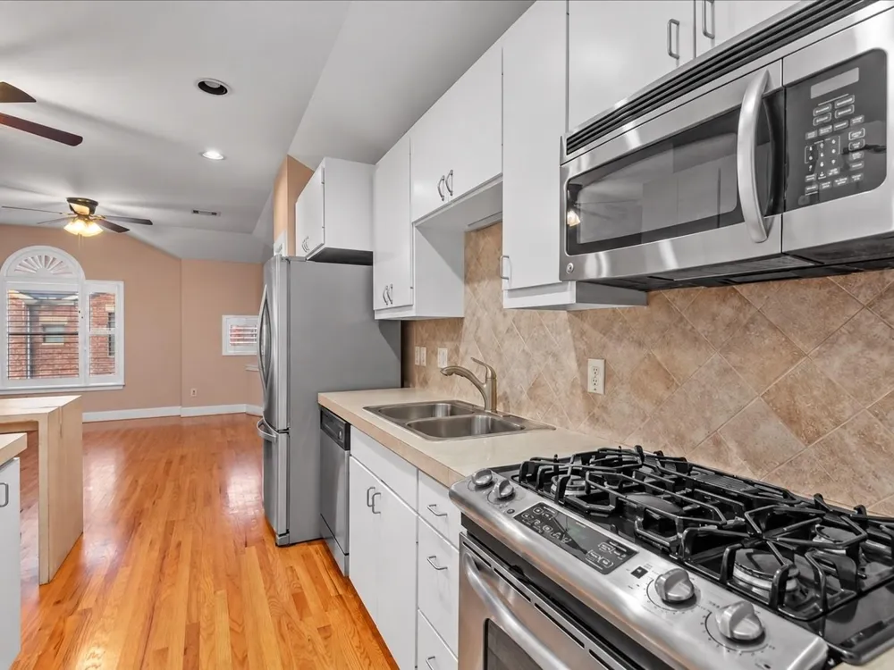 5941 South Loop E #504 Houston, TX 77033