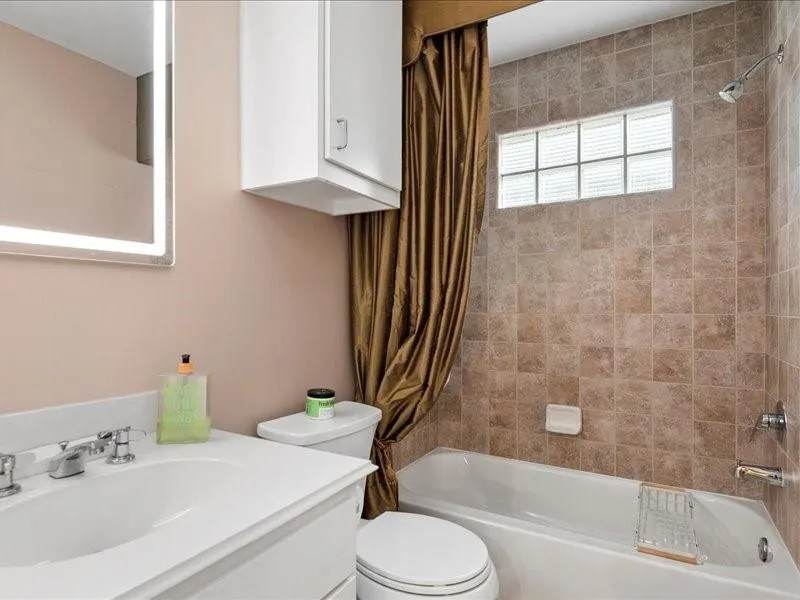 5941 South Loop E #504 Houston, TX 77033