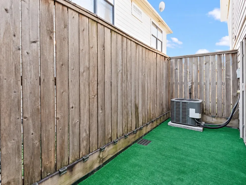 5941 South Loop E #504 Houston, TX 77033