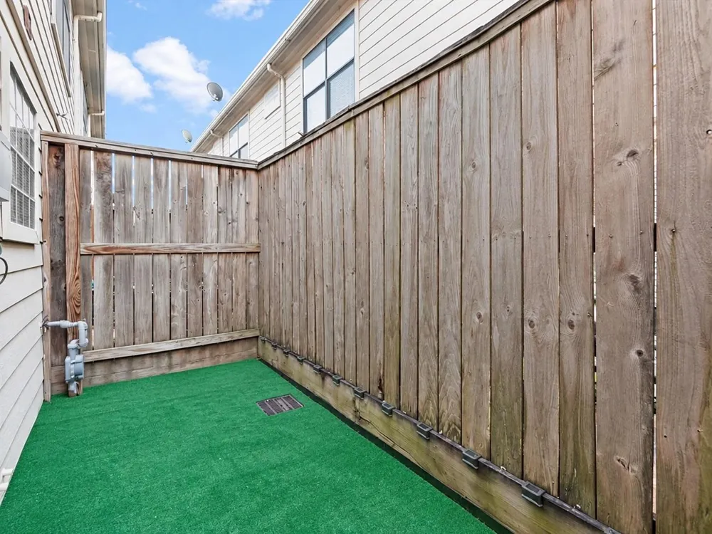 5941 South Loop E #504 Houston, TX 77033