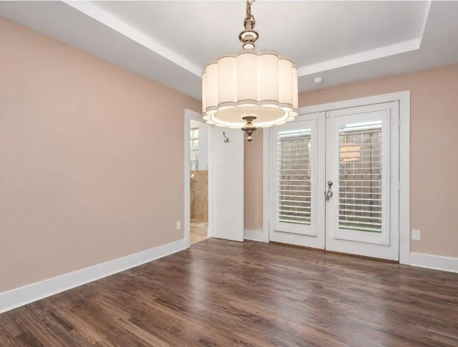 5941 South Loop E #504 Houston, TX 77033