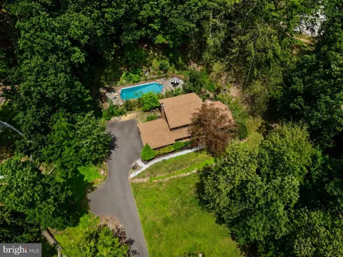 32 CHERRYVILLE HOLLOW ROAD