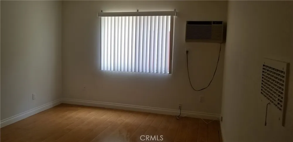 18530 Hatteras Street #102 Tarzana, CA 91356