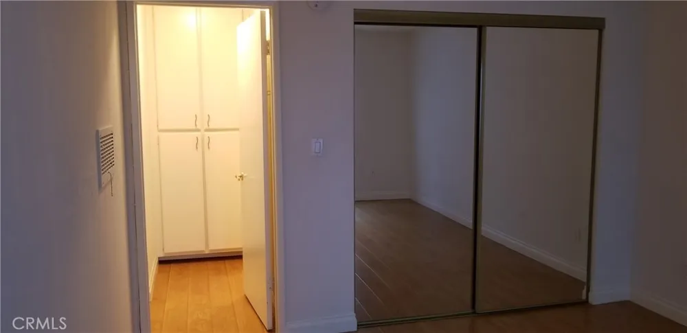 18530 Hatteras Street #102 Tarzana, CA 91356