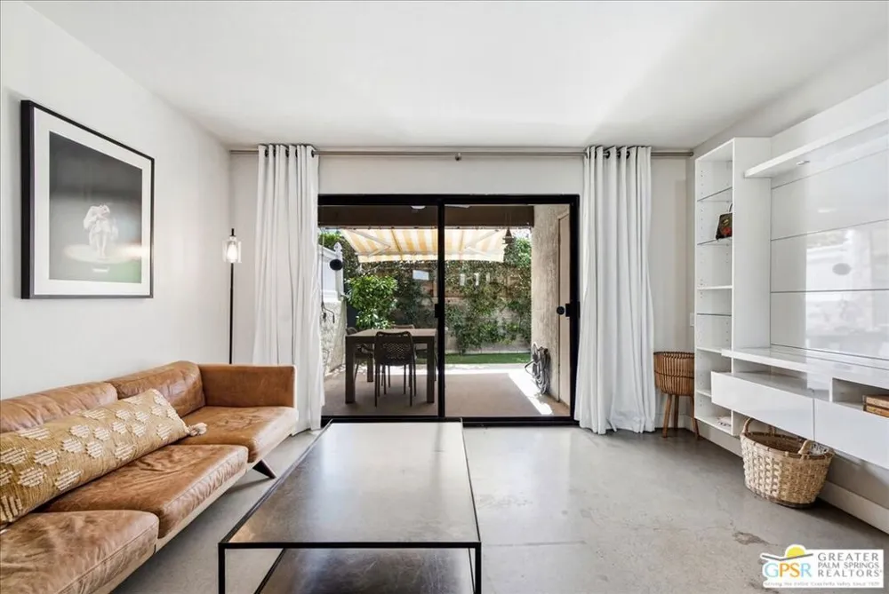 1150 E Palm Canyon Drive #40 Palm Springs, CA 92264