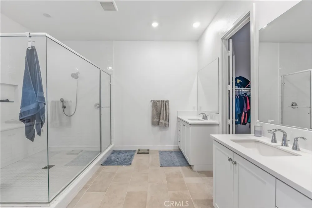 27227 Diamond Peak Lane #302 Valencia, CA 91381