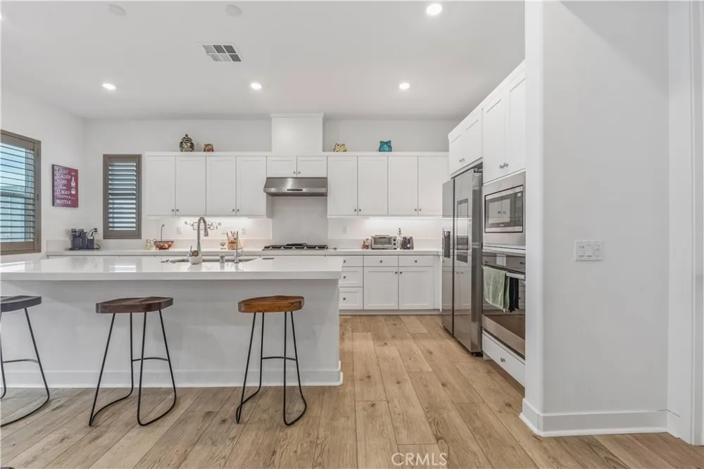 27227 Diamond Peak Lane #302 Valencia, CA 91381