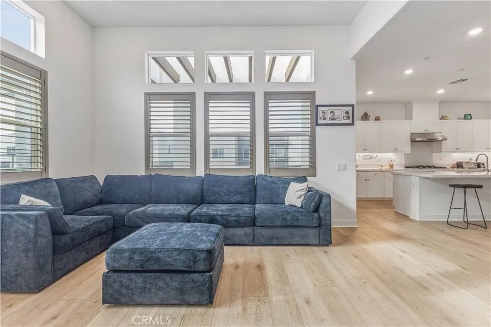 27227 Diamond Peak Lane #302 Valencia, CA 91381