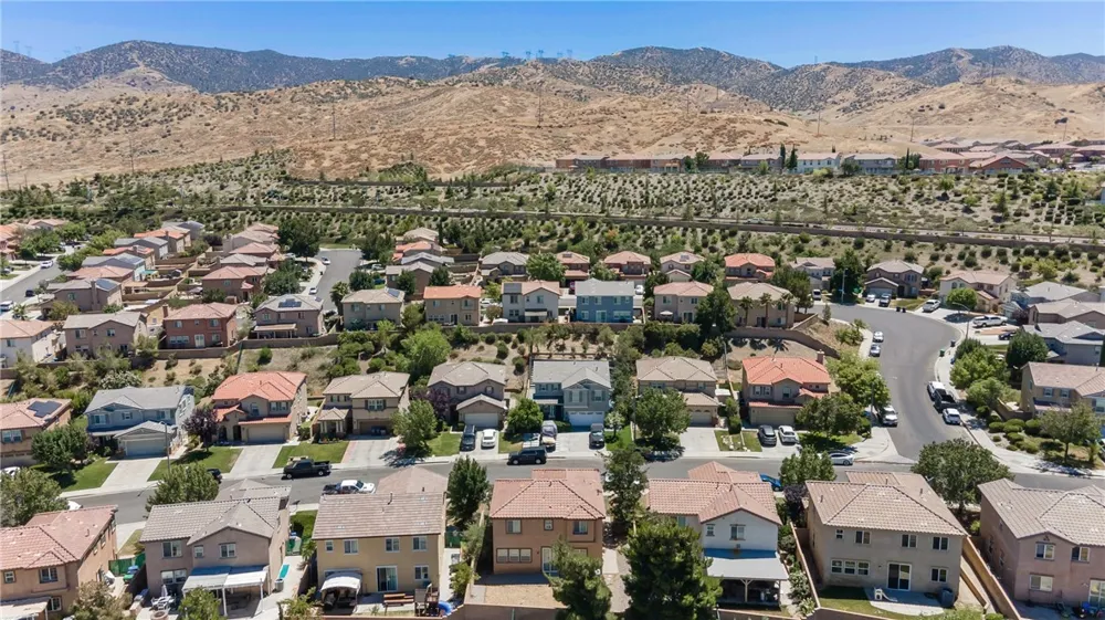 2109 Pearmain Palmdale, CA 93551