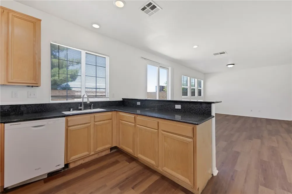 2109 Pearmain Palmdale, CA 93551