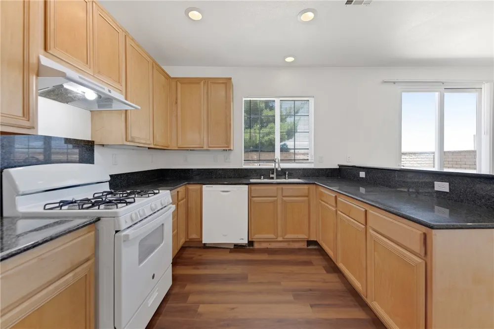 2109 Pearmain Palmdale, CA 93551