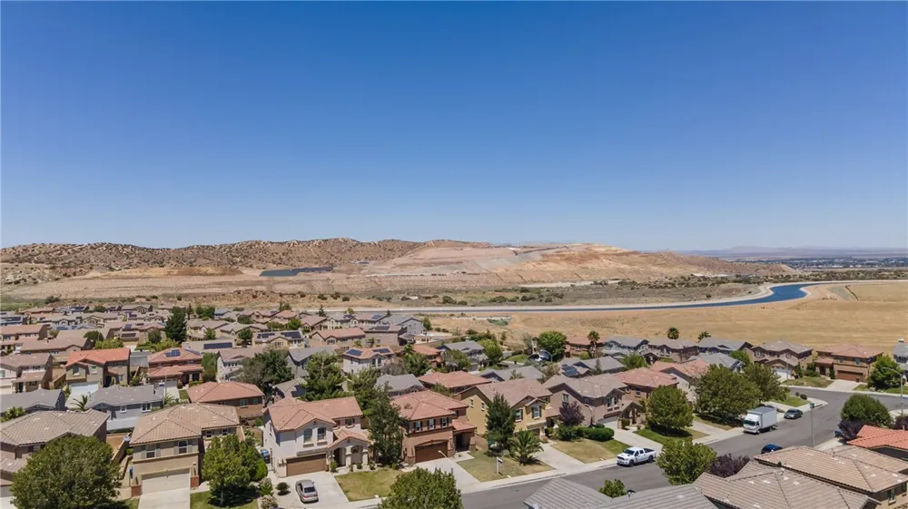 2109 Pearmain Palmdale, CA 93551