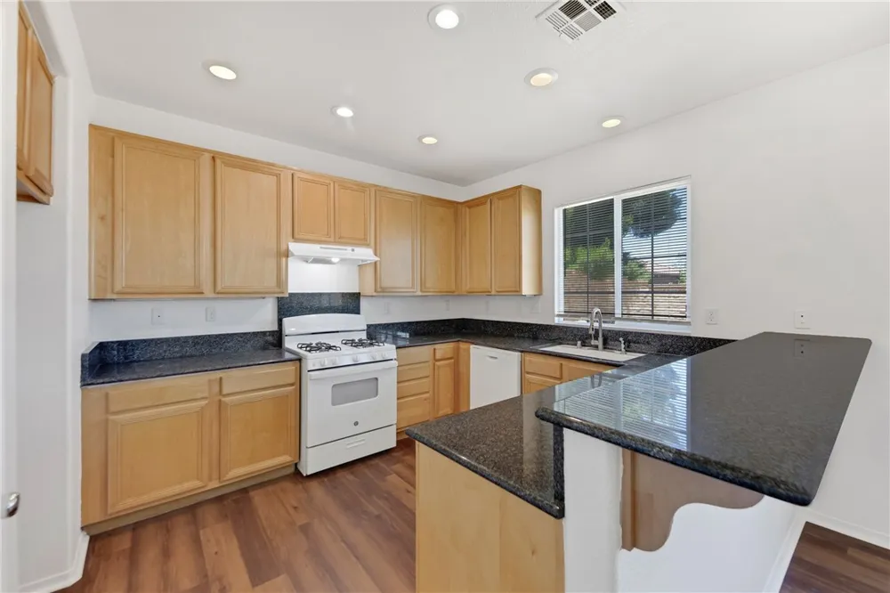 2109 Pearmain Palmdale, CA 93551