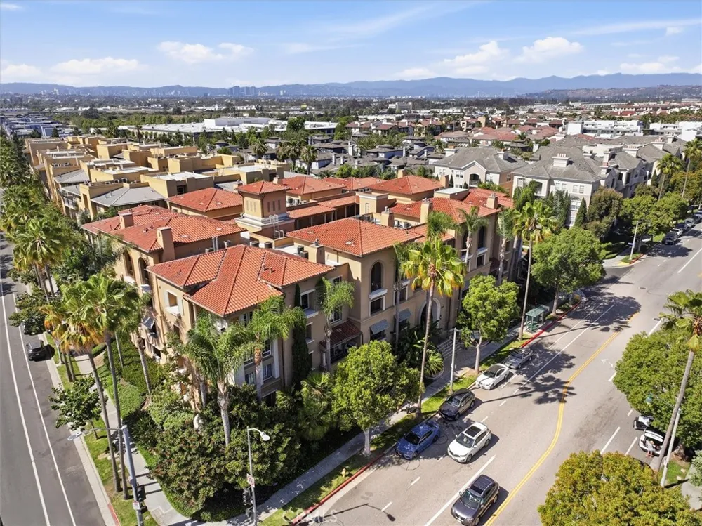 13173 Pacific Promenade #203 Playa Vista, CA 90094