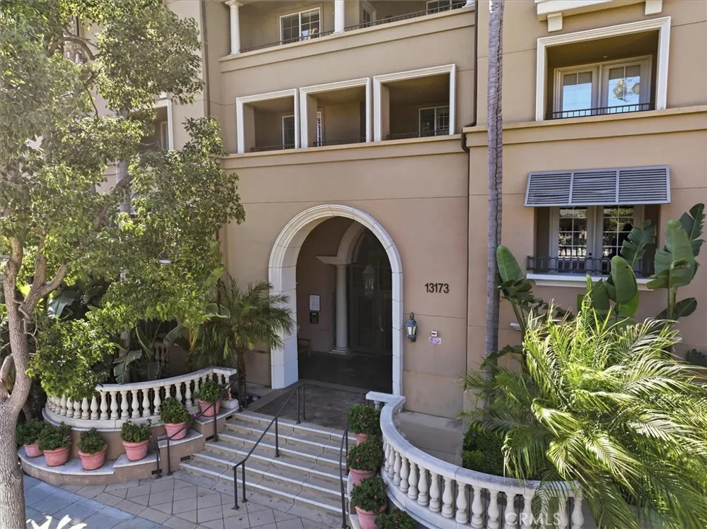 13173 Pacific Promenade #203 Playa Vista, CA 90094