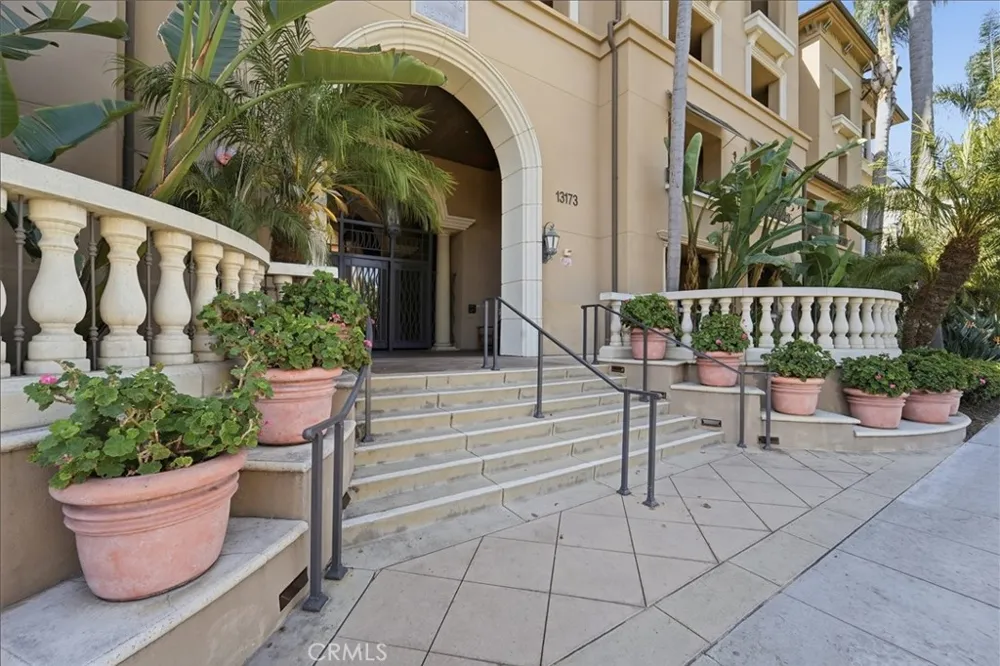 13173 Pacific Promenade #203 Playa Vista, CA 90094