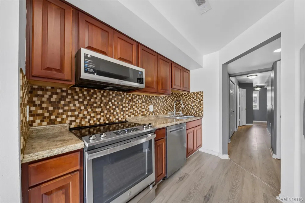 16515 Terrace Village Drive Taylor City, MI 48180