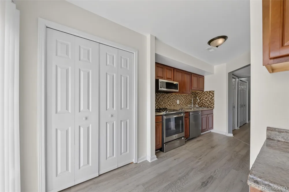 16515 Terrace Village Drive Taylor City, MI 48180