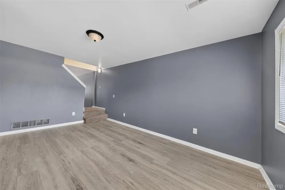16515 Terrace Village Drive Taylor City, MI 48180
