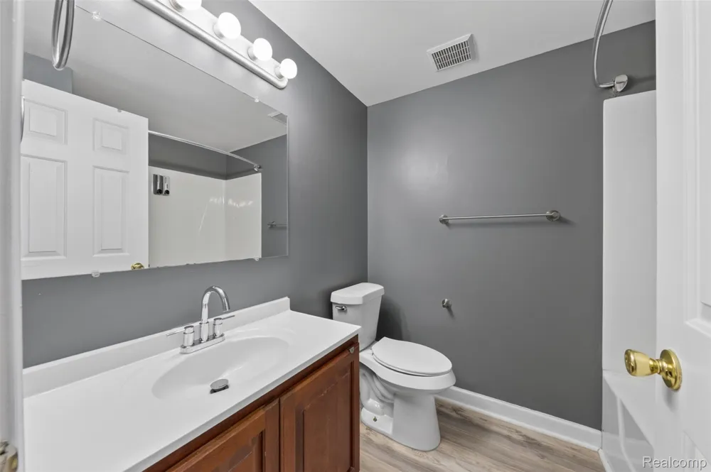 16515 Terrace Village Drive Taylor City, MI 48180