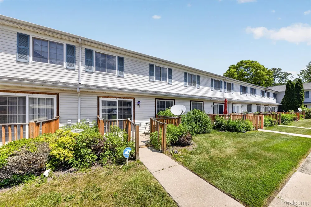 16515 Terrace Village Drive Taylor City, MI 48180