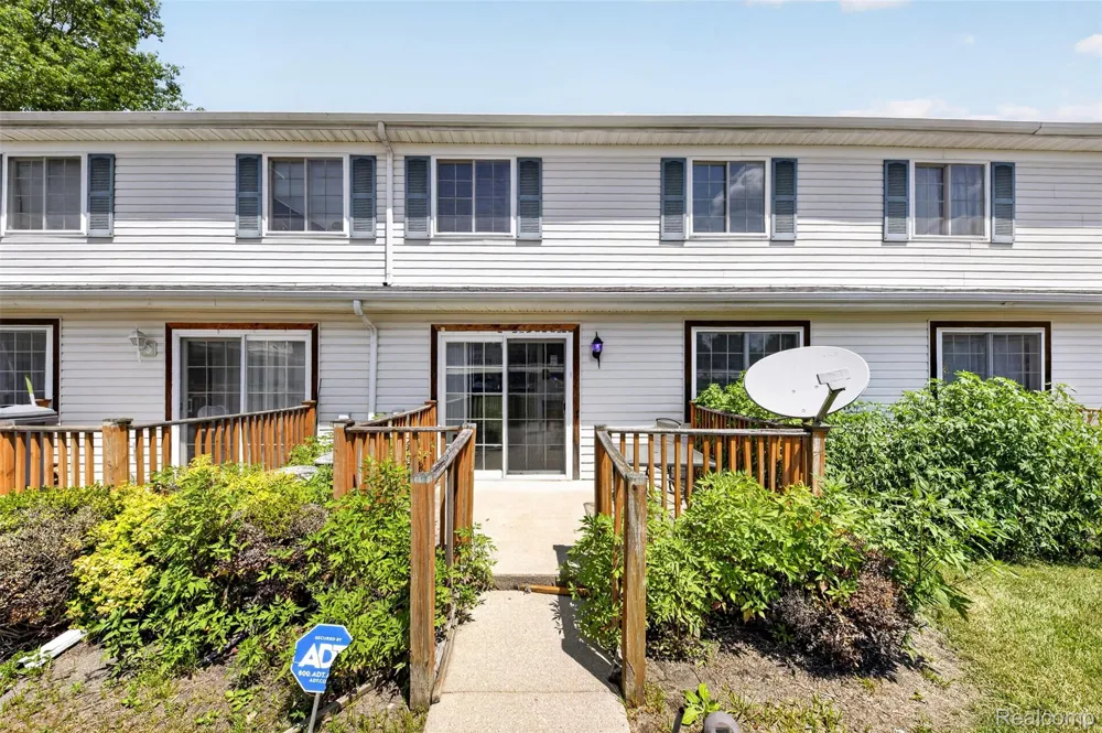 16515 Terrace Village Drive Taylor City, MI 48180
