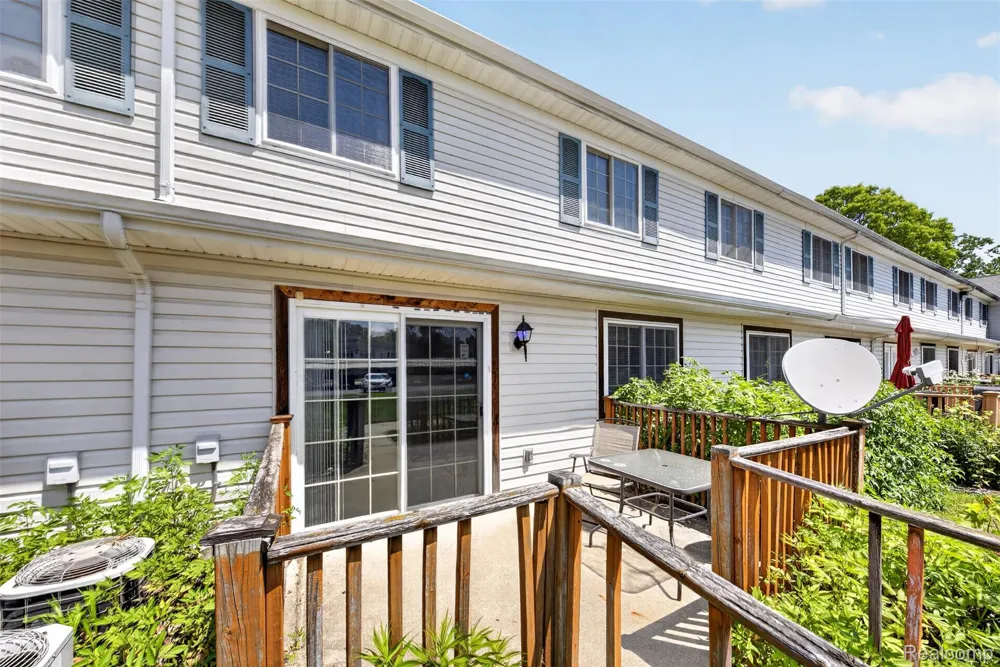 16515 Terrace Village Drive Taylor City, MI 48180