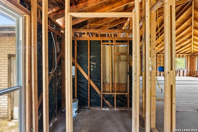 133 LAKE ST Mathis, TX 78368