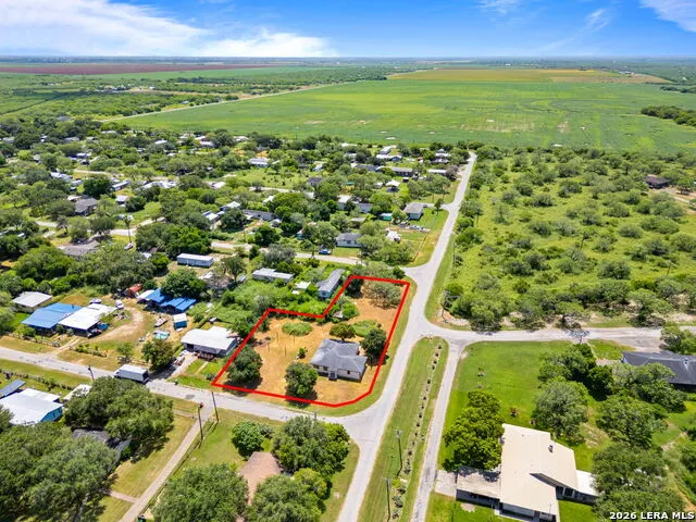 133 LAKE ST Mathis, TX 78368