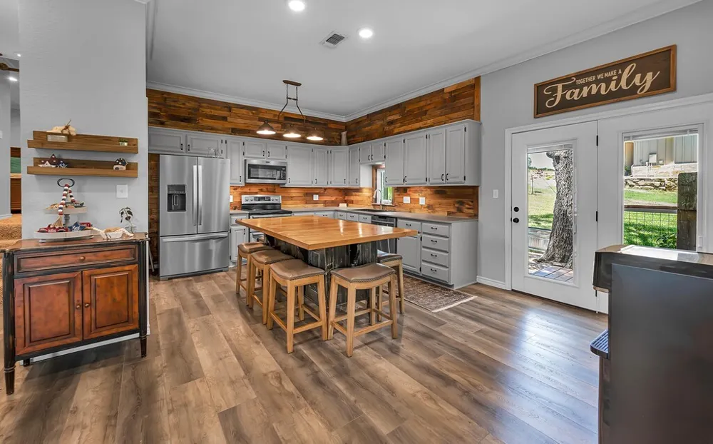 5819 FM 56 Clifton, TX 76634