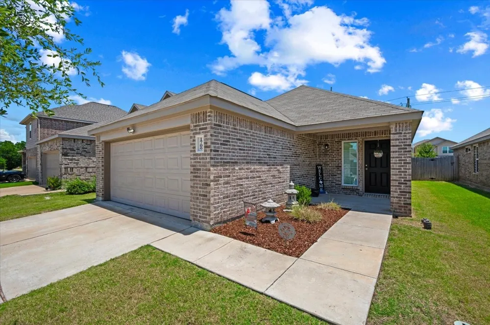1709 Mark Lane Ennis, TX 75119