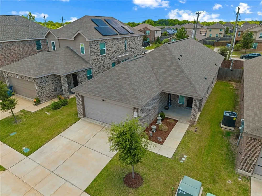 1709 Mark Lane Ennis, TX 75119