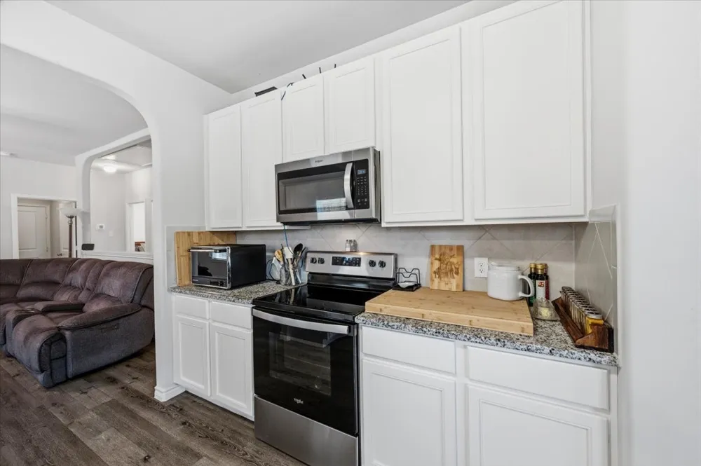 1709 Mark Lane Ennis, TX 75119