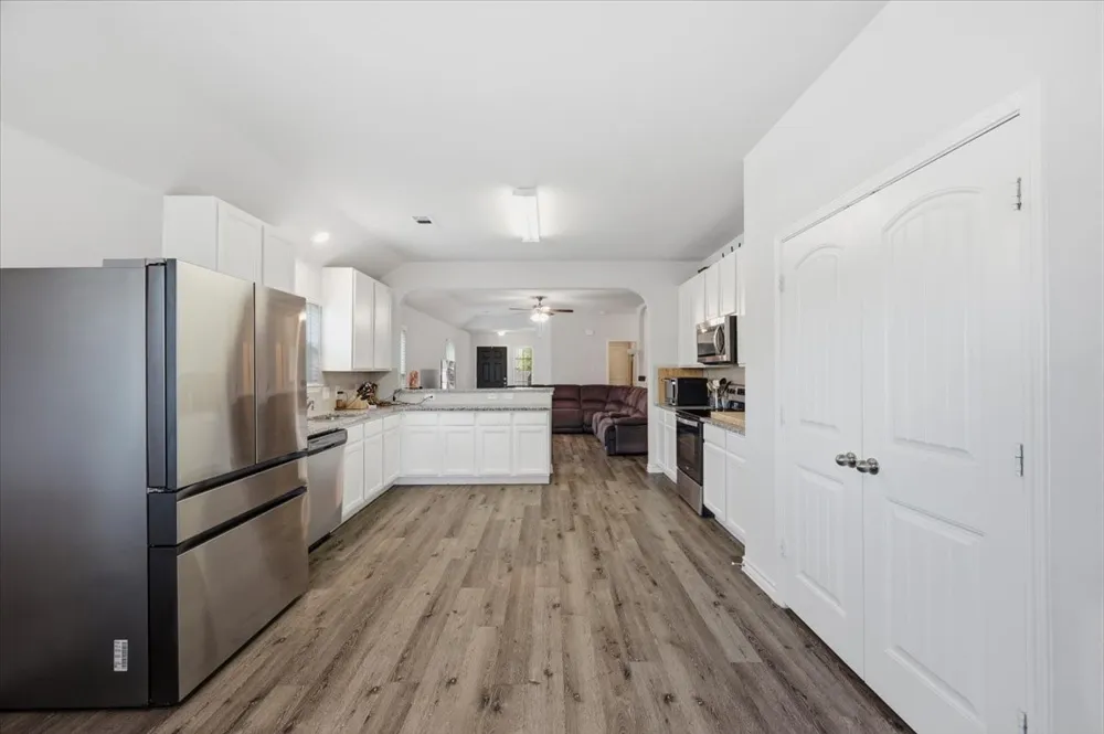 1709 Mark Lane Ennis, TX 75119