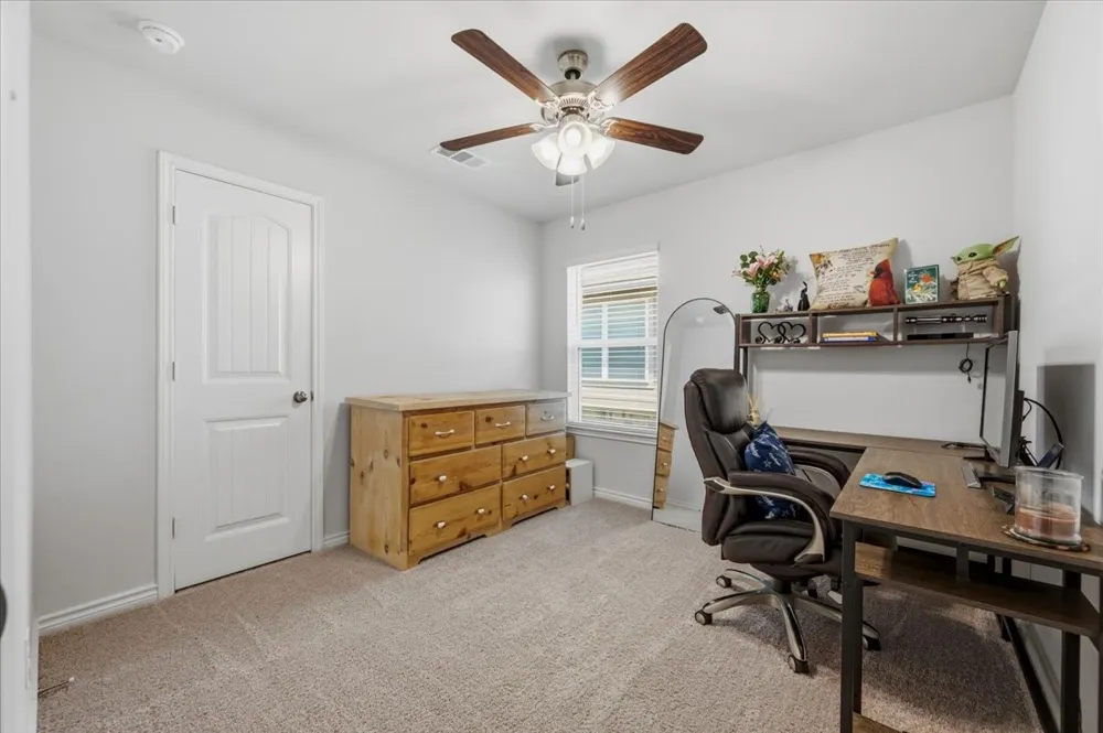 1709 Mark Lane Ennis, TX 75119