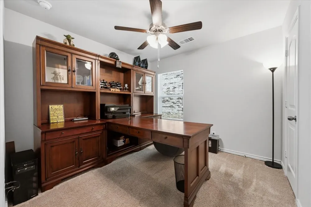 1709 Mark Lane Ennis, TX 75119