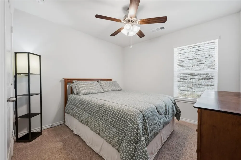 1709 Mark Lane Ennis, TX 75119