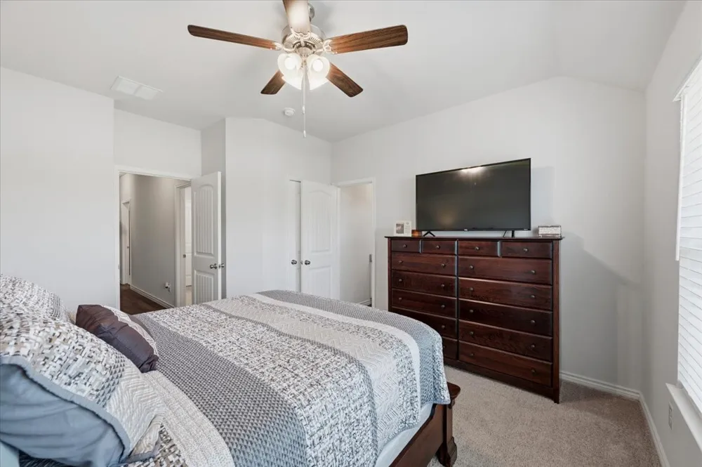 1709 Mark Lane Ennis, TX 75119