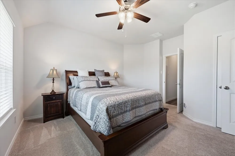 1709 Mark Lane Ennis, TX 75119