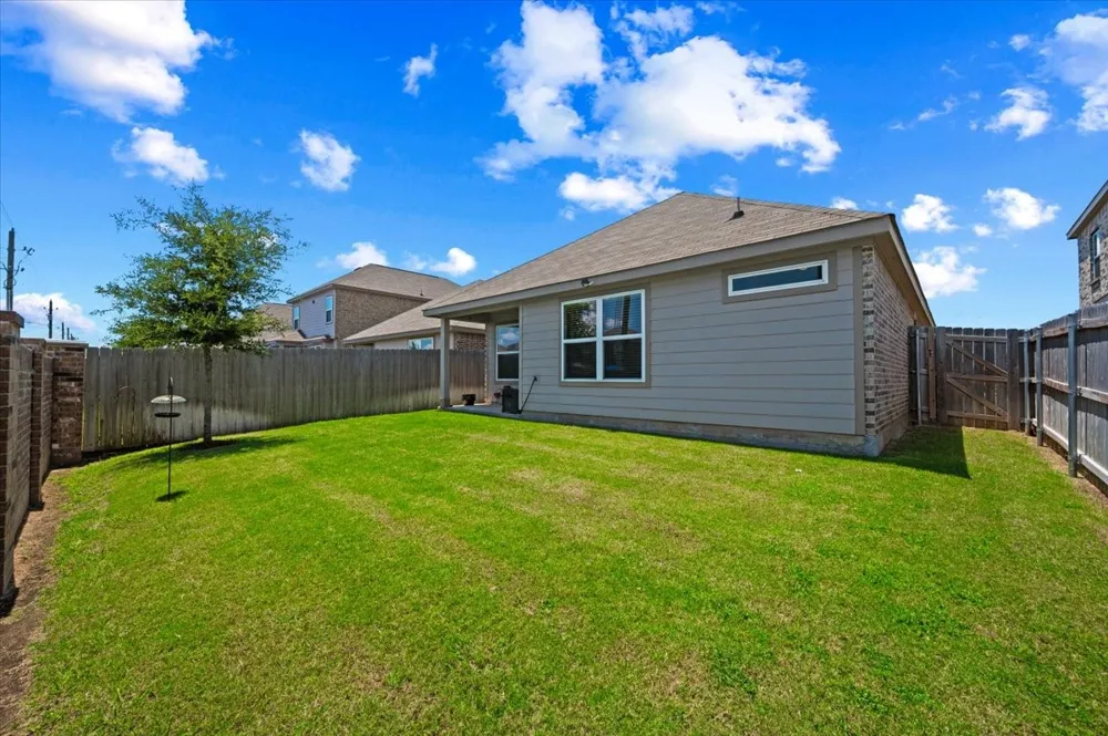1709 Mark Lane Ennis, TX 75119