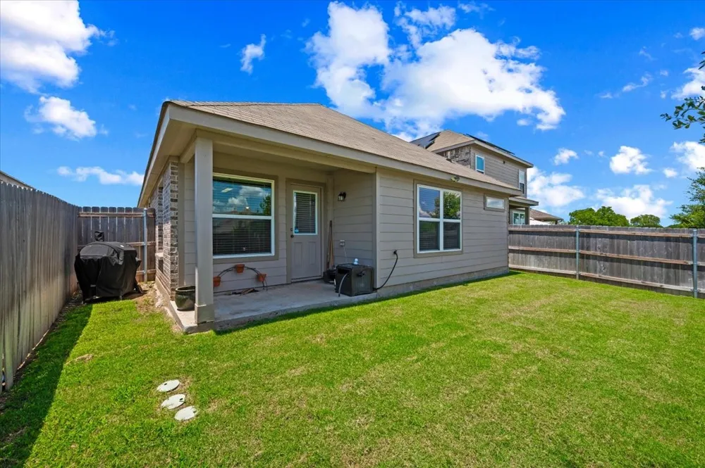 1709 Mark Lane Ennis, TX 75119