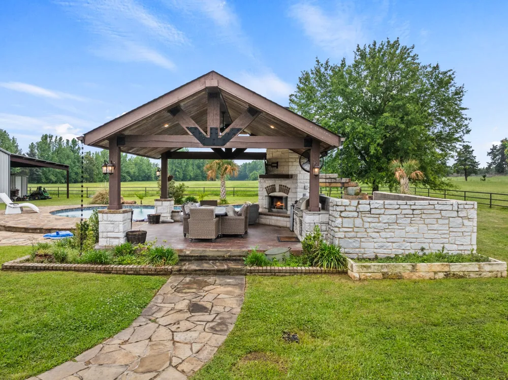 2320 W Highway 11 Pittsburg, TX 75686